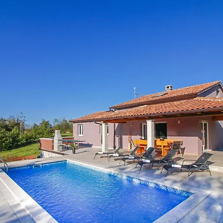 Vila Mate In Kuhari - Haus Fuer 8 Personen Žminj