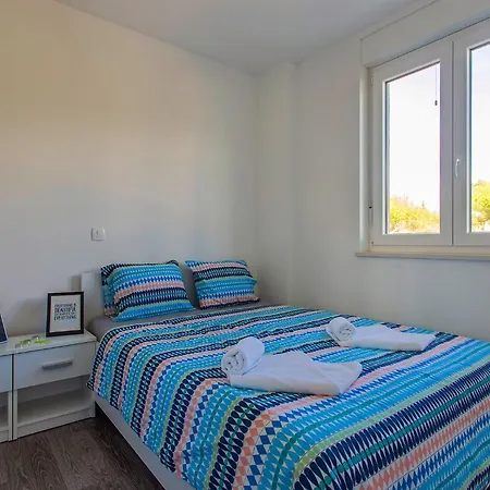 Vila Mate In Kuhari - Haus Fuer 8 Personen