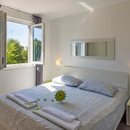 Vila Mate In Kuhari - Haus Fuer 8 Personen