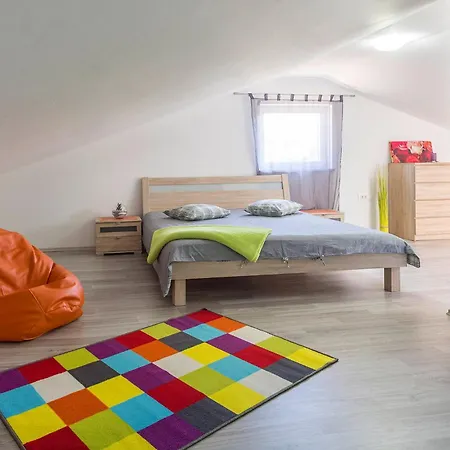 Mate In Kuhari - Haus Fuer 8 Personen Žminj